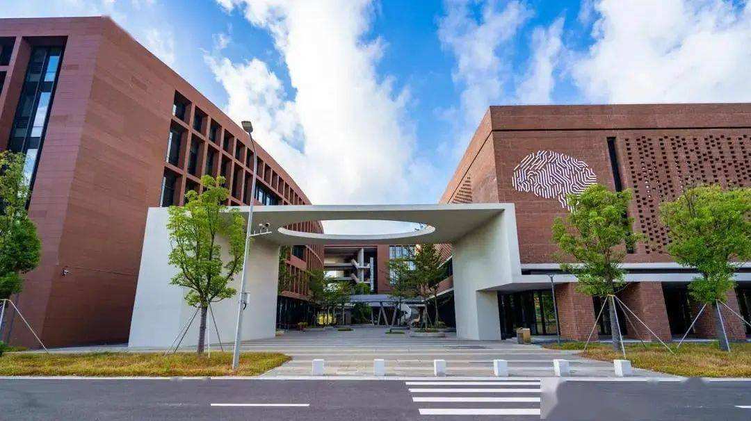 伦敦大学（新加坡）直升课程（简称：LSE课程）