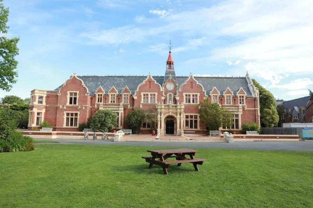 2022年中央财经大学-国际金融专业留学